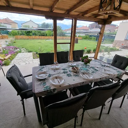 Tatil Evi на село