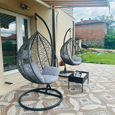 на село Holiday home Garmen